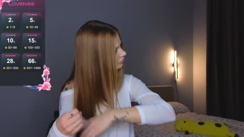 Snapshot of lovely_babyy chatting on January 9, 12:57 am Jenny online show from January 9, 12:57 am