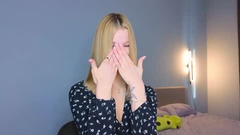 Snapshot of lovely_babyy chatting on January 29, 4:26 am Jenny online show from January 29, 4:26 am