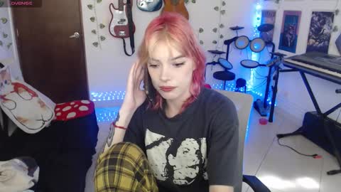 Cassie online show from December 18, 4:46 pm