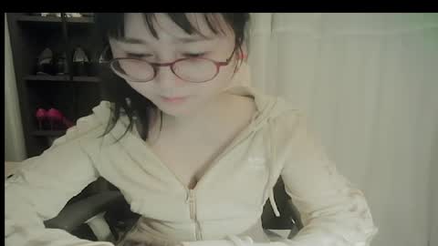 DANA KIM online show from March 18, 4:43 pm