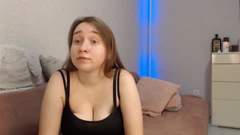 Snapshot of lovely_hayley chatting on January 11, 10:18 pm Lovely Hayley online show from January 11, 10:18 pm