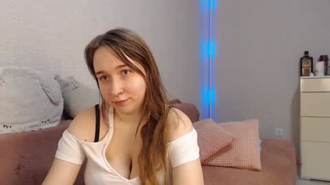 Snapshot of lovely_hayley chatting on January 14, 10:12 pm Lovely Hayley online show from January 14, 10:12 pm