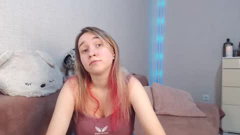 Snapshot of lovely_hayley chatting on October 30, 10:10 pm Lovely Hayley online show from October 30, 10:10 pm