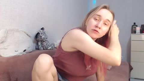 Snapshot of lovely_hayley chatting on October 31, 11:28 pm Lovely Hayley online show from October 31, 11:28 pm