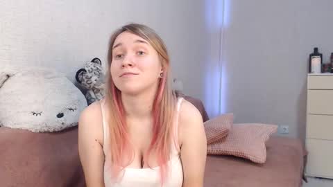 Snapshot of lovely_hayley chatting on November 4, 10:31 pm Lovely Hayley online show from November 4, 10:31 pm