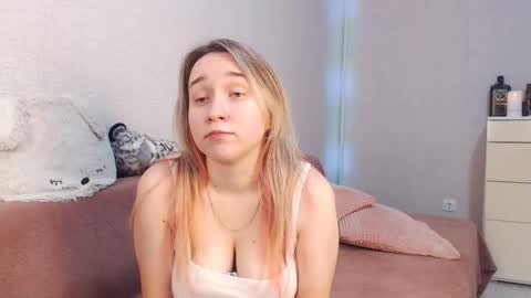 Snapshot of lovely_hayley chatting on November 25, 10:54 pm Lovely Hayley online show from November 25, 10:54 pm