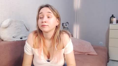 Snapshot of lovely_hayley chatting on December 1, 10:15 pm Lovely Hayley online show from December 1, 10:15 pm