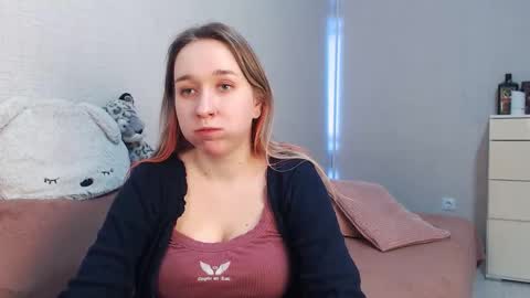 Lovely Hayley online show from February 14, 10:50 pm