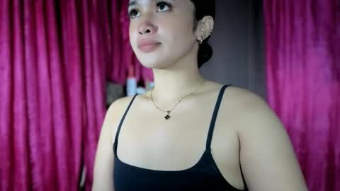 LOVE online show from March 23, 8:35 pm