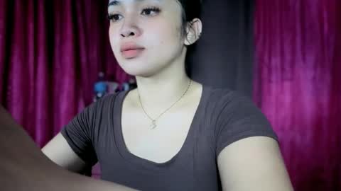 Snapshot of lovely_kurtny04 chatting on May 6, 2:29 am LOVE online show from May 6, 2:29 am