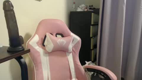 Lovely Laura online show from October 12, 7:24 pm