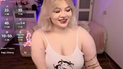 Snapshot of lovely_leilla chatting on January 19, 11:21 pm lovely_leilla online show from January 19, 11:21 pm