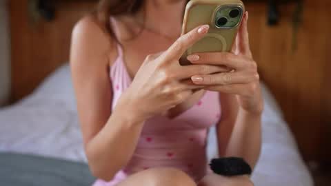 Snapshot of lovely_nat chatting on May 9, 6:13 pm Natasha - IG online show from May 9, 6:13 pm
