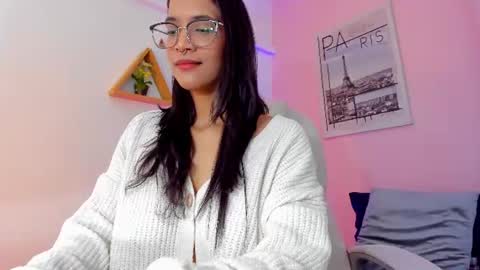 Snapshot of lovely_oliviaa chatting on June 17, 5:36 pm Olivia online show from June 17, 5:36 pm