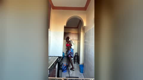 I  am witty online show from April 15, 2:46 pm