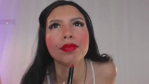 Snapshot of lovely_queens chatting on December 17, 10:54 am online show from December 17, 10:54 am