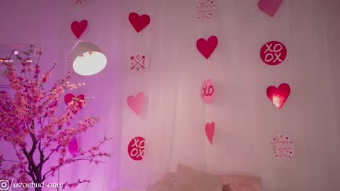 Snapshot of lovely_queens chatting on February 3, 10:48 pm online show from February 3, 10:48 pm