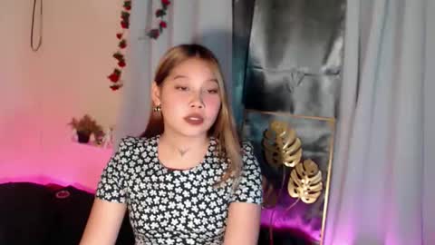 Snapshot of lovely_sandyy chatting on February 24, 2:26 pm sandy online show from February 24, 2:26 pm