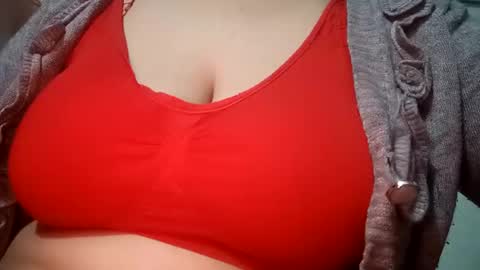 Snapshot of lovely_sweet_girl chatting on January 13, 5:01 am katrina follow me guys online show from January 13, 5:01 am