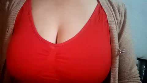 Snapshot of lovely_sweet_girl chatting on February 3, 3:31 am katrina follow me guys online show from February 3, 3:31 am