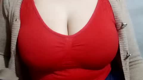 Snapshot of lovely_sweet_girl chatting on February 19, 9:39 am katrina follow me guys online show from February 19, 9:39 am