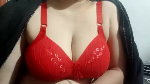 Snapshot of lovely_sweet_girl chatting on November 21, 3:05 am katrina follow me guys online show from November 21, 3:05 am