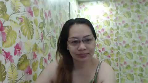 lovelyasiancutie online show from November 27, 9:06 pm