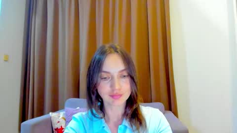 Mia online show from October 7, 11:51 am