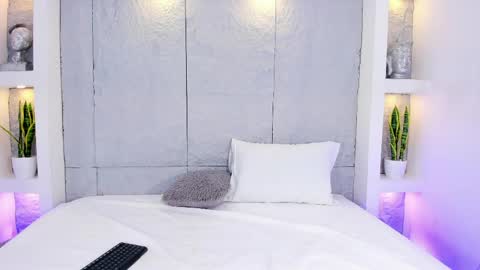 Lovely online show from March 30, 5:03 pm