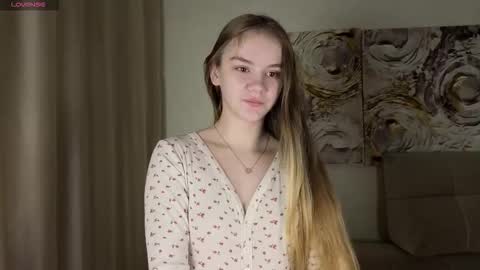 lovelygracee online show from November 17, 2:45 pm