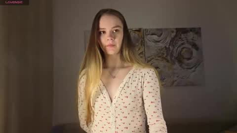 lovelygracee online show from November 19, 1:55 pm