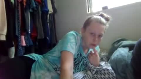 Snapshot of lovelyjanes299 chatting on July 19, 2:43 pm Livelyjanespapi0699 online show from July 19, 2:43 pm