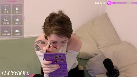 lovelylittlelucyy online show from February 15, 4:14 pm