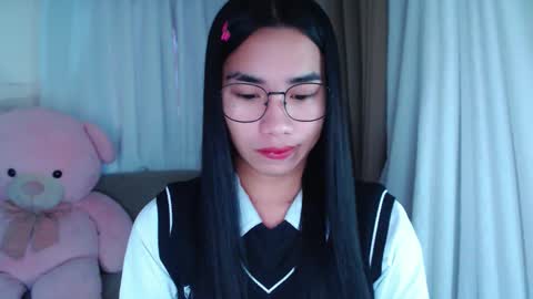 Snapshot of lovelymae18 chatting on December 10, 1:11 am lovelymae18 online show from December 10, 1:11 am