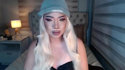 Snapshot of lovelymarie69 chatting on May 19, 5:41 pm Rebeca online show from May 19, 5:41 pm