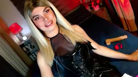 lovelymiss_shyna11 online show from October 13, 8:03 am