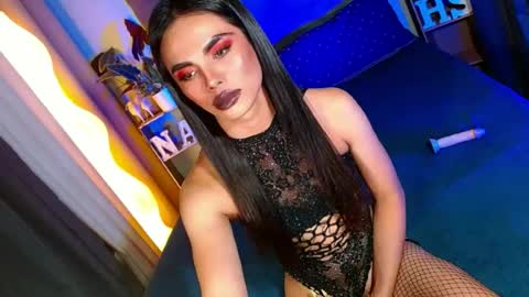 lovelymiss_shyna11 online show from June 22, 2:46 am