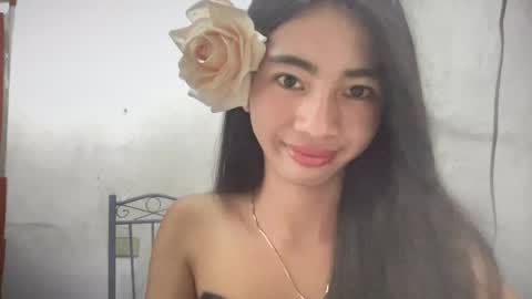 lovelyours_kishia online show from June 26, 6:40 am