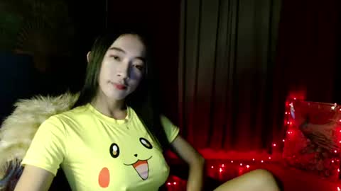 lovelypetite143 online show from February 10, 4:38 am