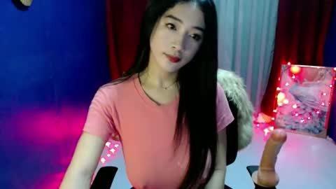lovelypetite143 online show from May 27, 5:04 am
