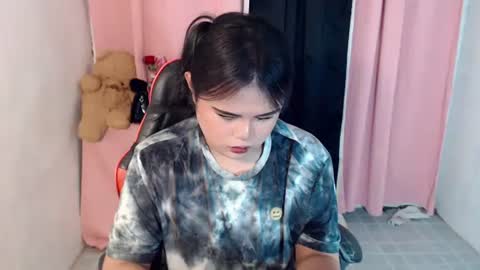 lovely online show from April 16, 11:07 pm