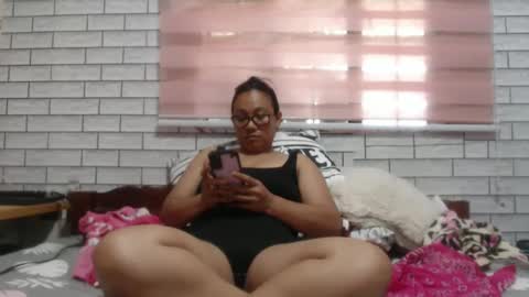 Snapshot of lovelyquey chatting on January 8, 3:51 am Angelquey online show from January 8, 3:51 am