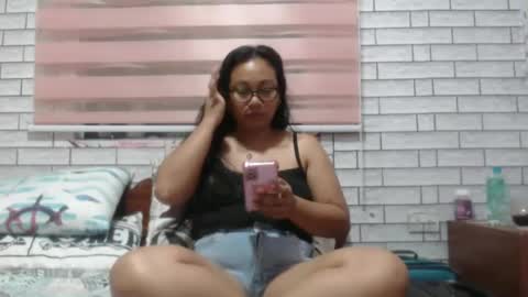 Snapshot of lovelyquey chatting on January 22, 7:34 pm Angelquey online show from January 22, 7:34 pm