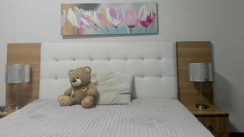 Snapshot of lovelysophie3 chatting on September 21, 4:14 am Sophia online show from September 21, 4:14 am