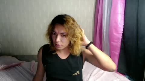 Snapshot of lovemarie120398 chatting on July 7, 7:09 am lovemarie120398 online show from July 7, 7:09 am