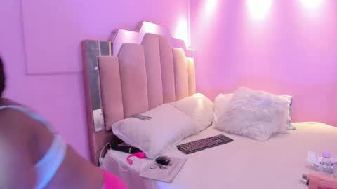 L O V E  online show from December 17, 11:49 am