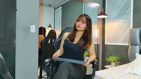 Snapshot of lovequinn_mjs chatting on November 4, 8:30 pm Love online show from November 4, 8:30 pm