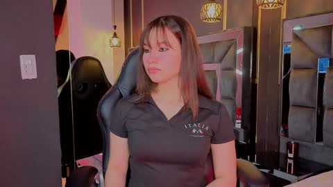 Snapshot of lovequinn_mjs chatting on November 6, 8:21 pm Love online show from November 6, 8:21 pm