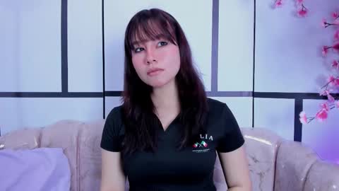 Snapshot of lovequinn_mjs chatting on December 15, 3:55 am Love online show from December 15, 3:55 am