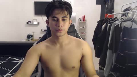 Snapshot of loverboyph04 chatting on October 7, 2:53 am loverboyph04 online show from October 7, 2:53 am